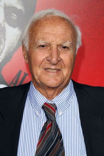 Robert Loggia