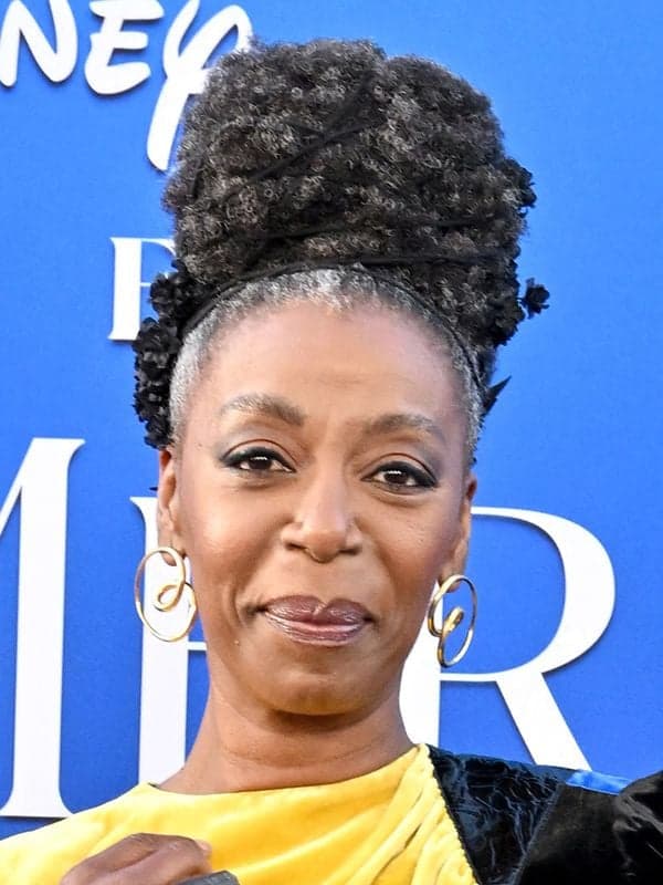 Noma Dumezweni