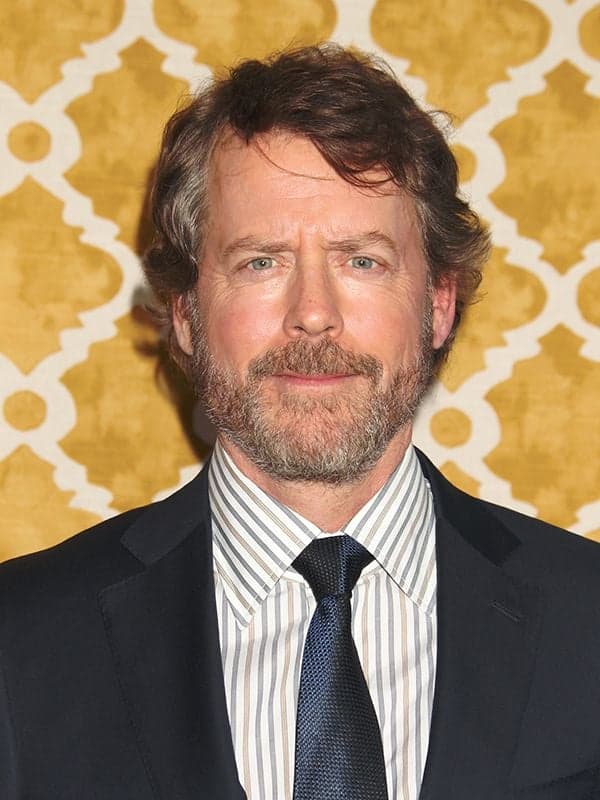 Greg Kinnear