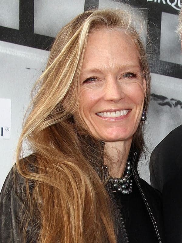 Suzy Amis