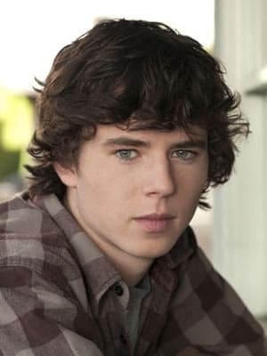Charlie McDermott