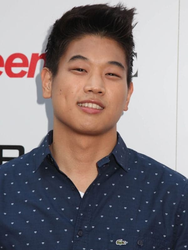 Ki Hong Lee