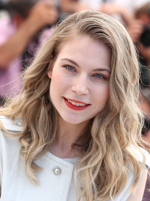 Nora von Waldstätten