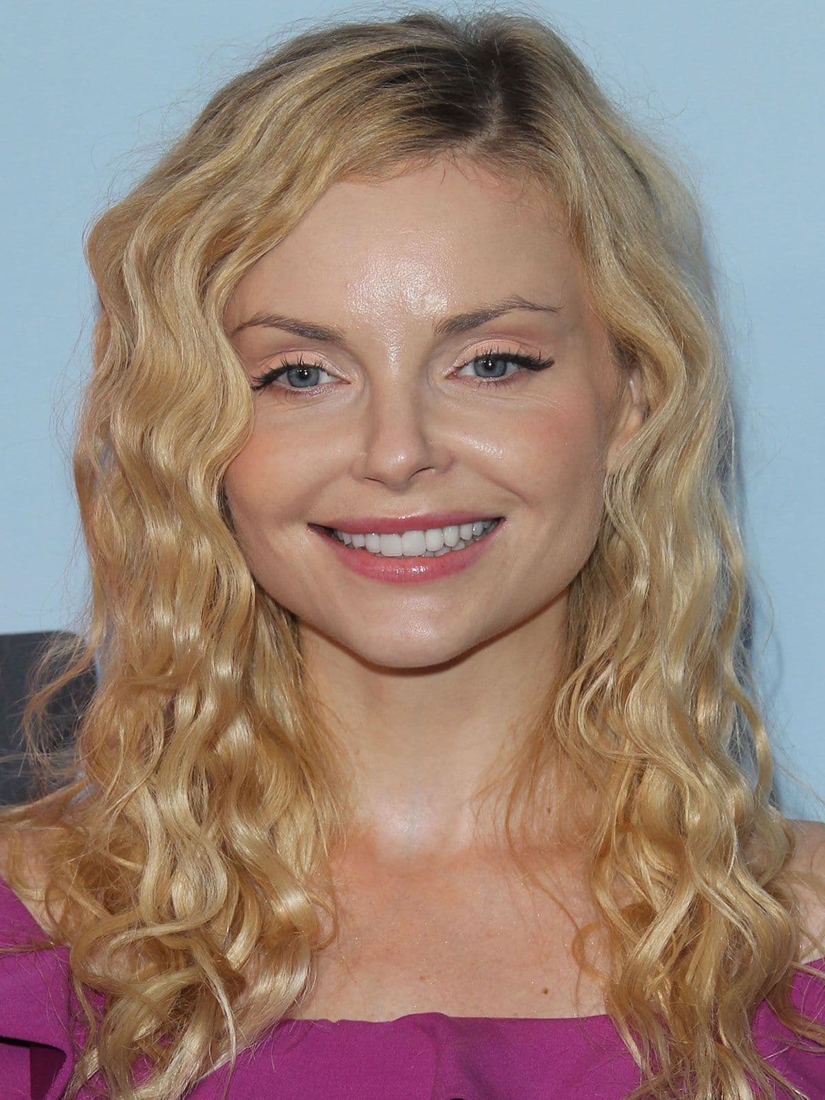 Izabella Miko