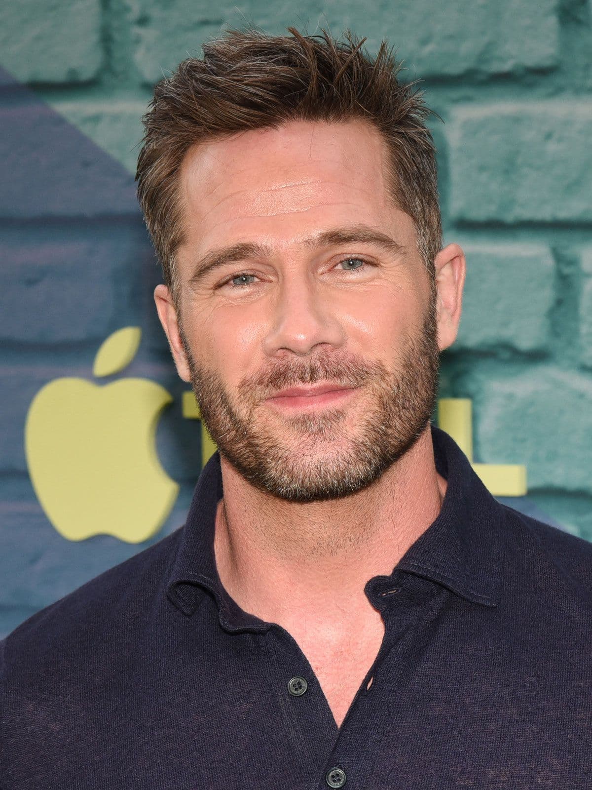Luke MacFarlane