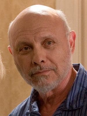 Hector Elizondo