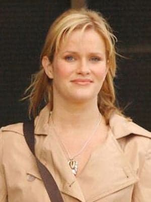Nicholle Tom