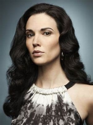 Laura Mennell