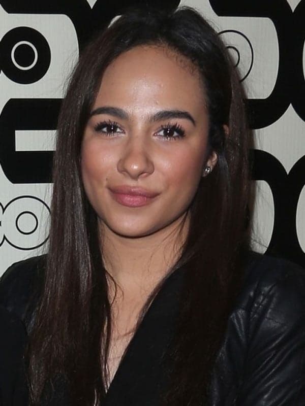 Aurora Perrineau