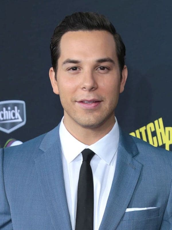 Skylar Astin