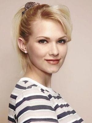 Claudia Lee