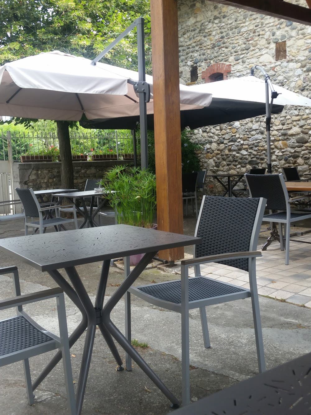 Auberge Escude Quillet - Cover