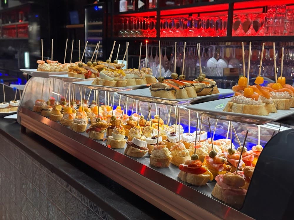 Bodega Los Amigos - Cover