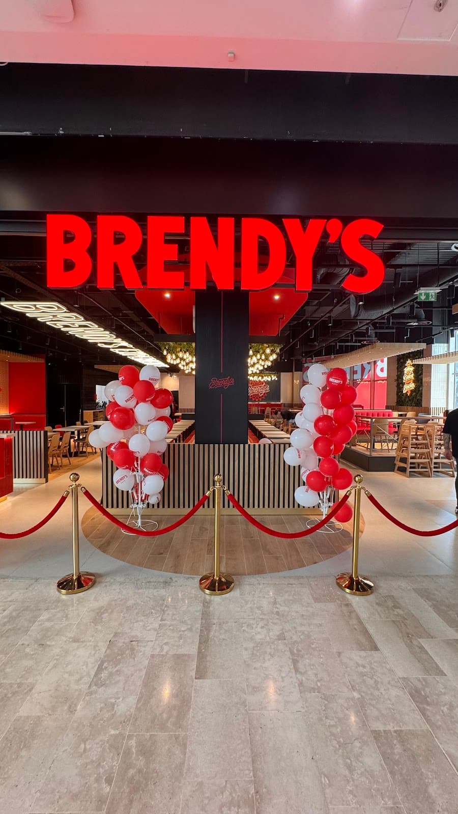 BRENDY'S CAFÉ OPARINOR - Cover