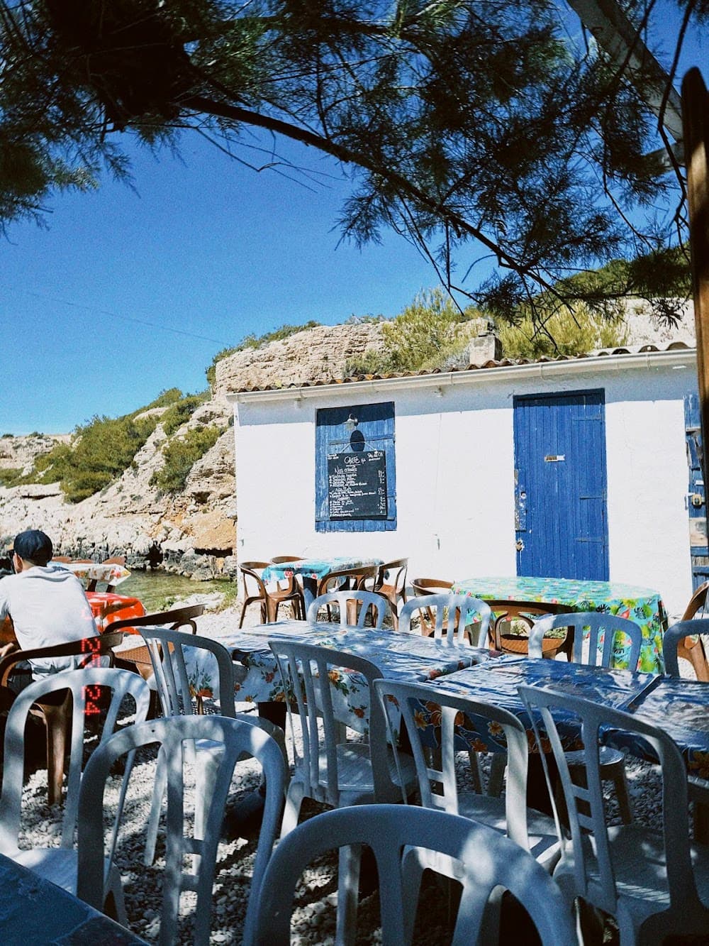 Chez Le Belge - Cover