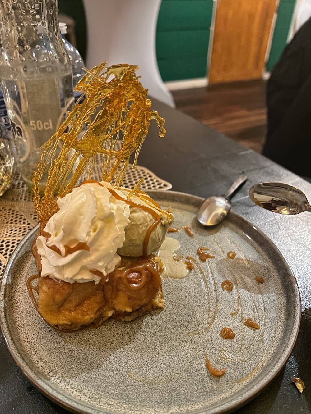 DELICES UNIVERS - Cover