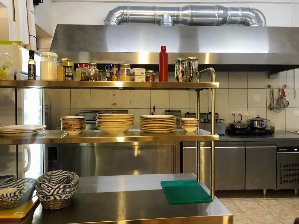 Kampanari Taverna - Cover