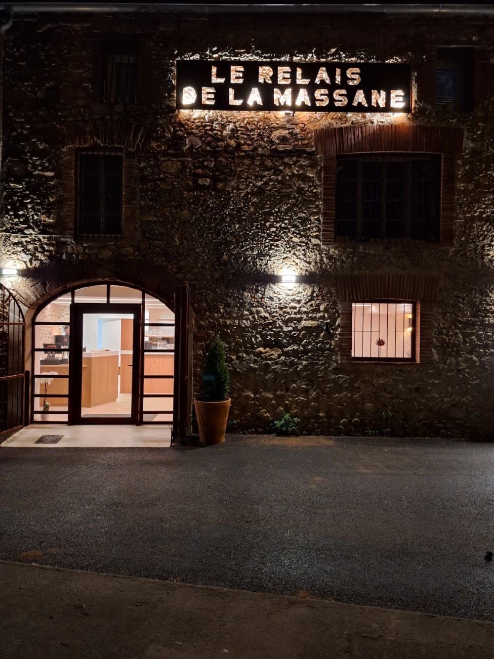 Le Relais de la Massane - Cover