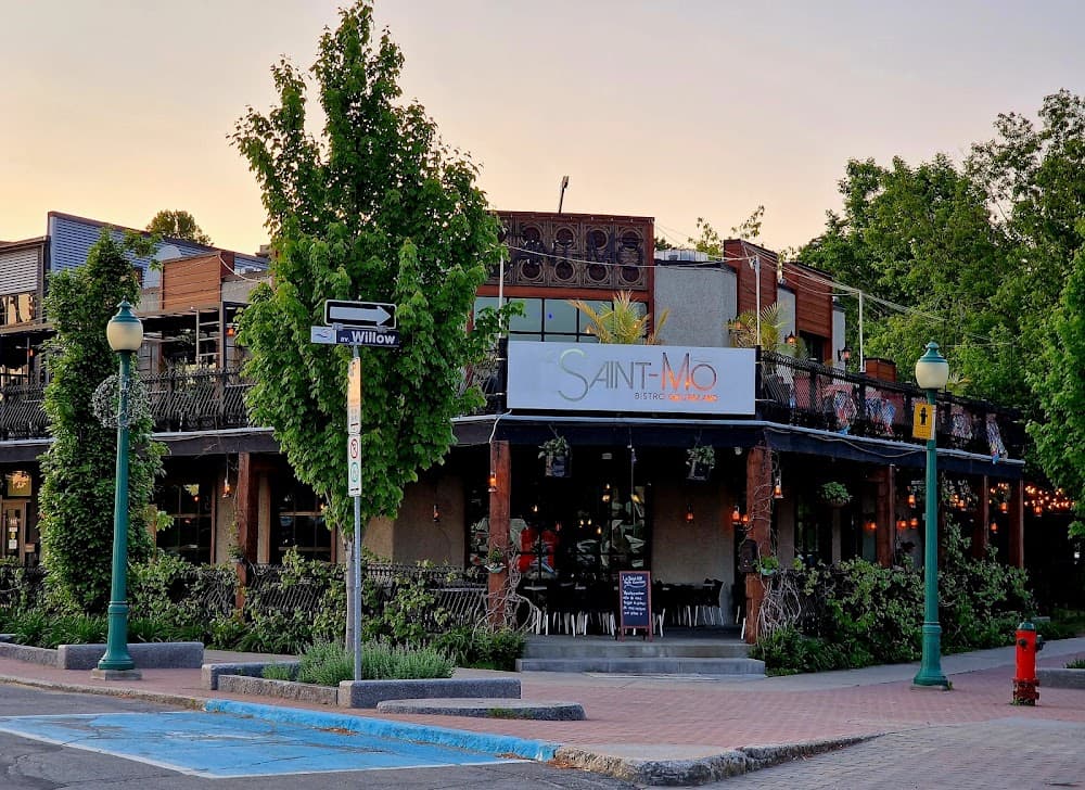 Le Saint-Mo Bistro Gourmand - Cover