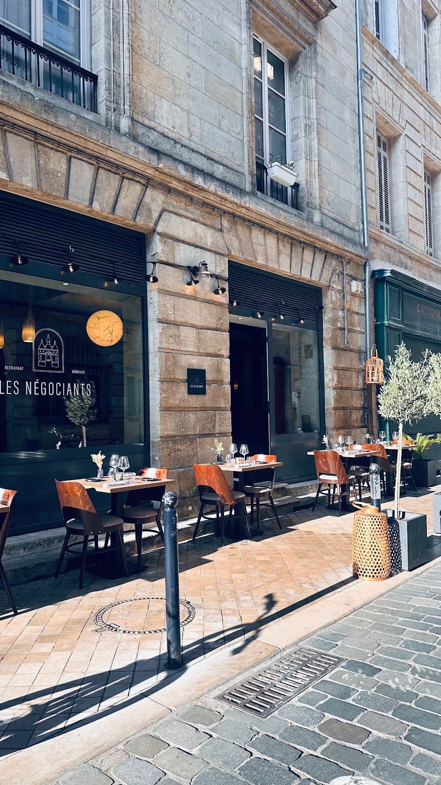 Les Négociants - Cover