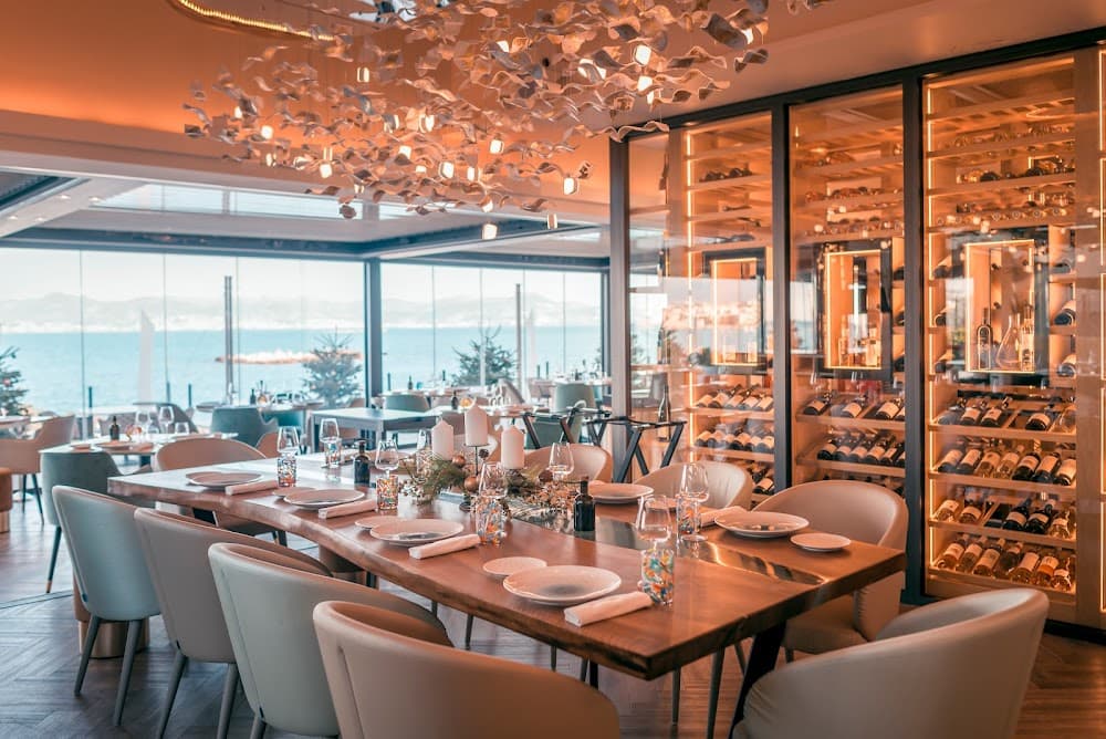 MAISON DE BACON - Cover