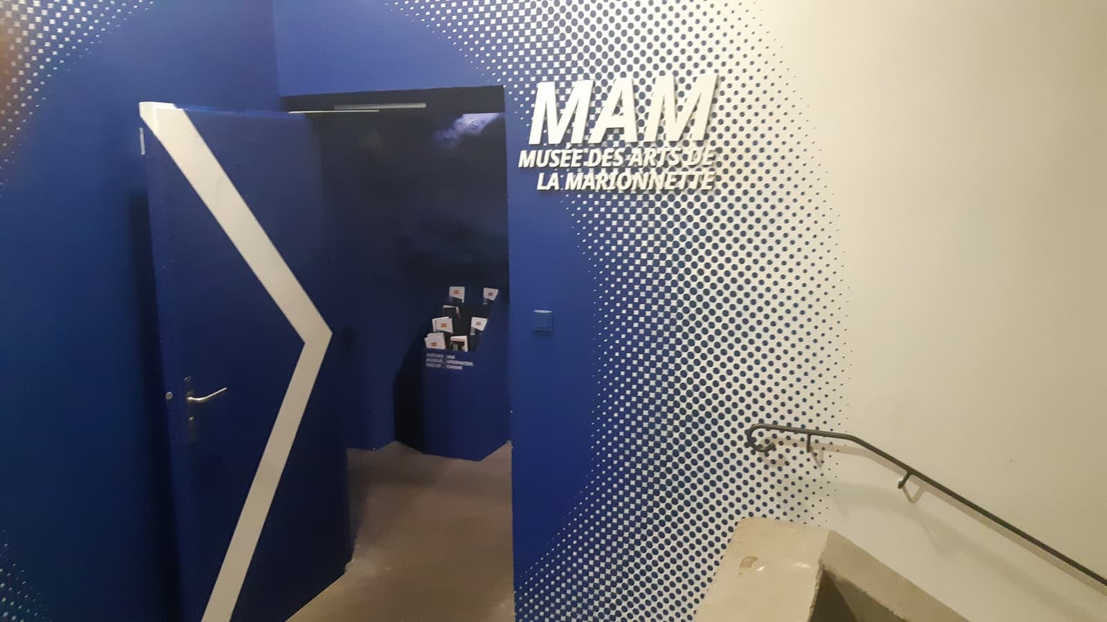 Museum of Marionnettes - Cover