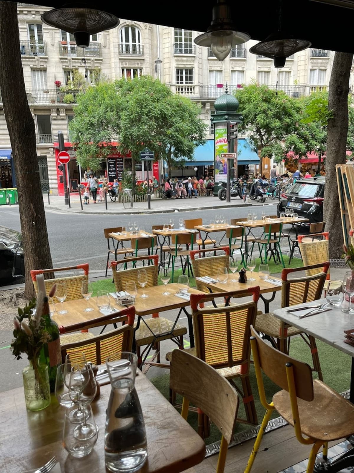 Les Darons Wine Bar - Cover