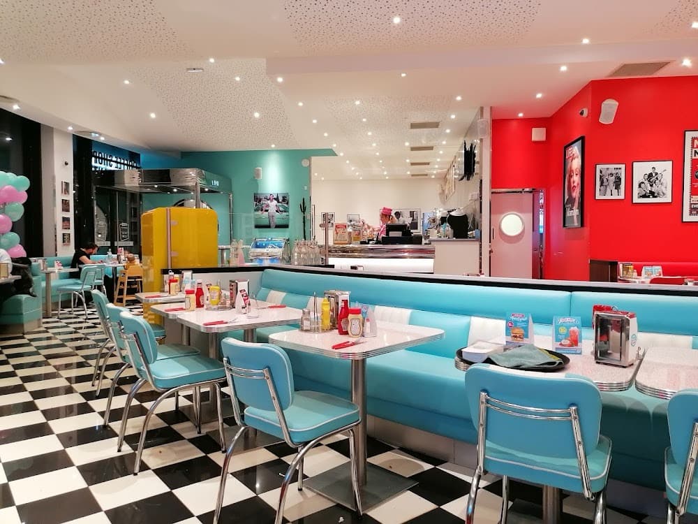 Holly's Diner - Cover