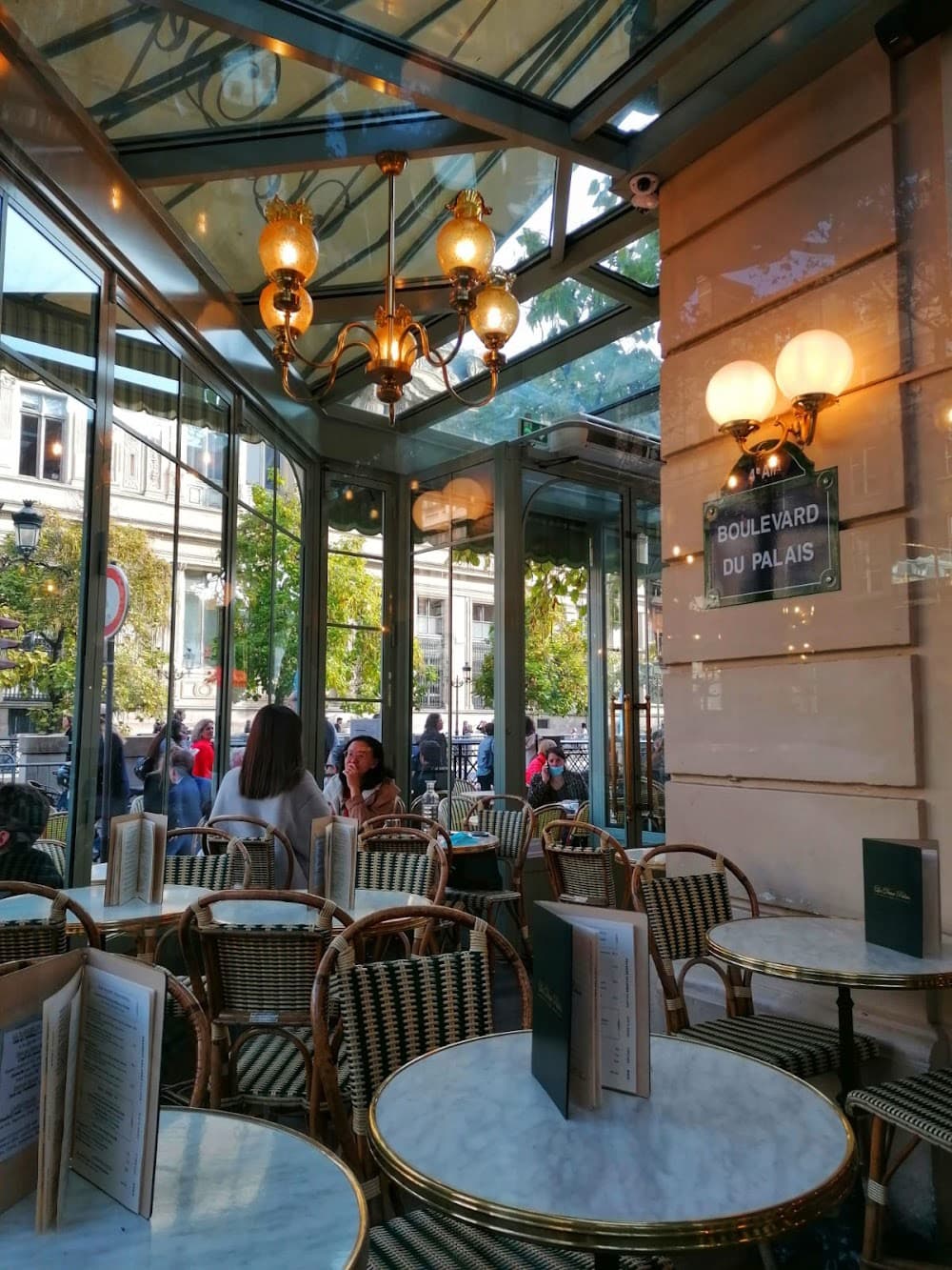 Brasserie Les Deux Palais - Cover