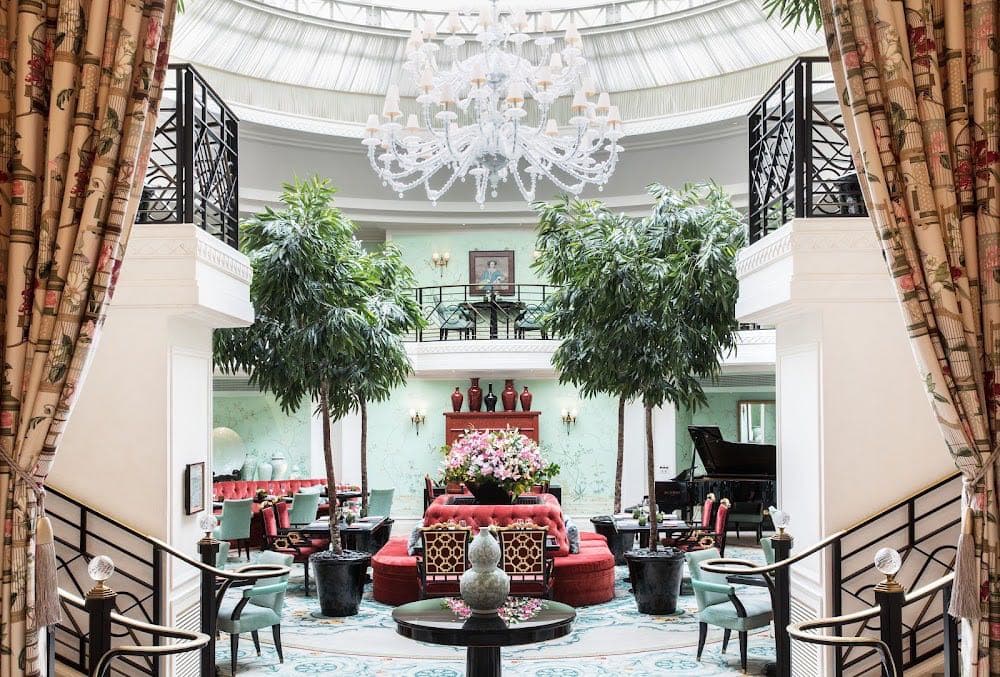 Shangri-La Paris - Cover