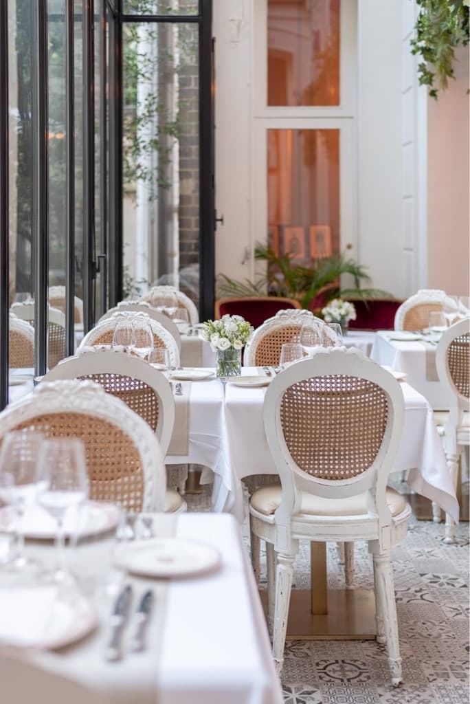 Les Caryatides - Hôtel Alfred Sommier - Cover