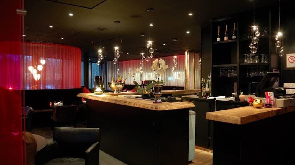 Le Wok Restaurant - Cover