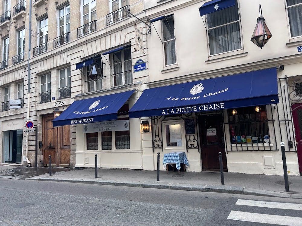 À La Petite Chaise - Cover