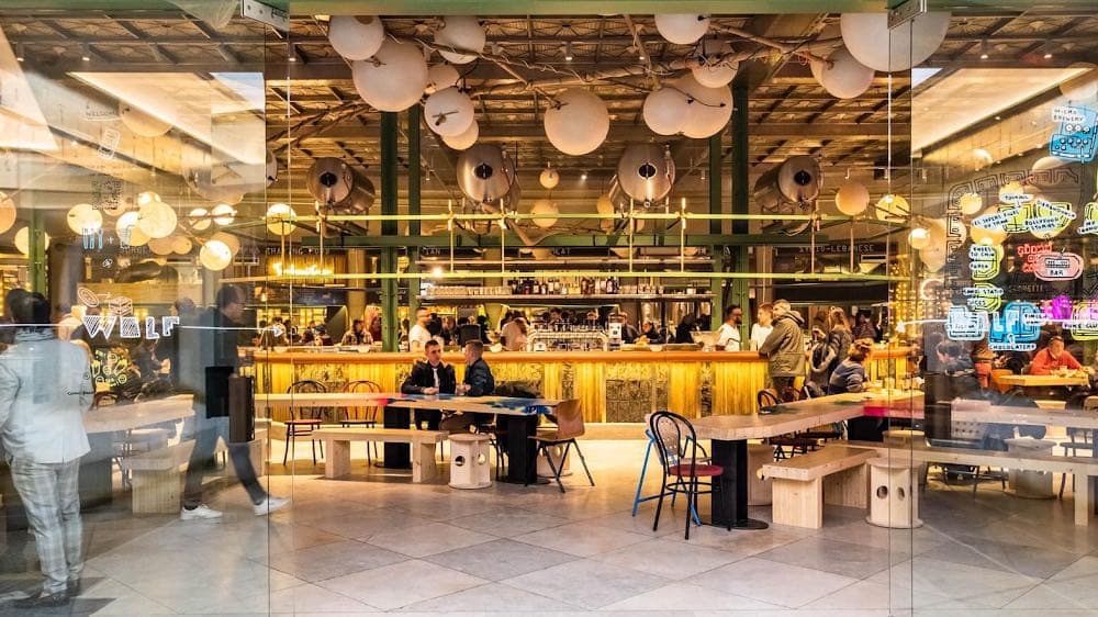 Wolf Sharing Food Market - Cover