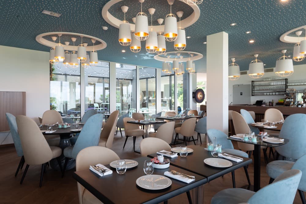 BistronÔm by Omnubo - Cover