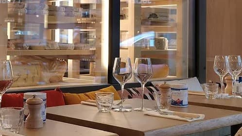 MONBLEU Faubourg Montmartre - Cover