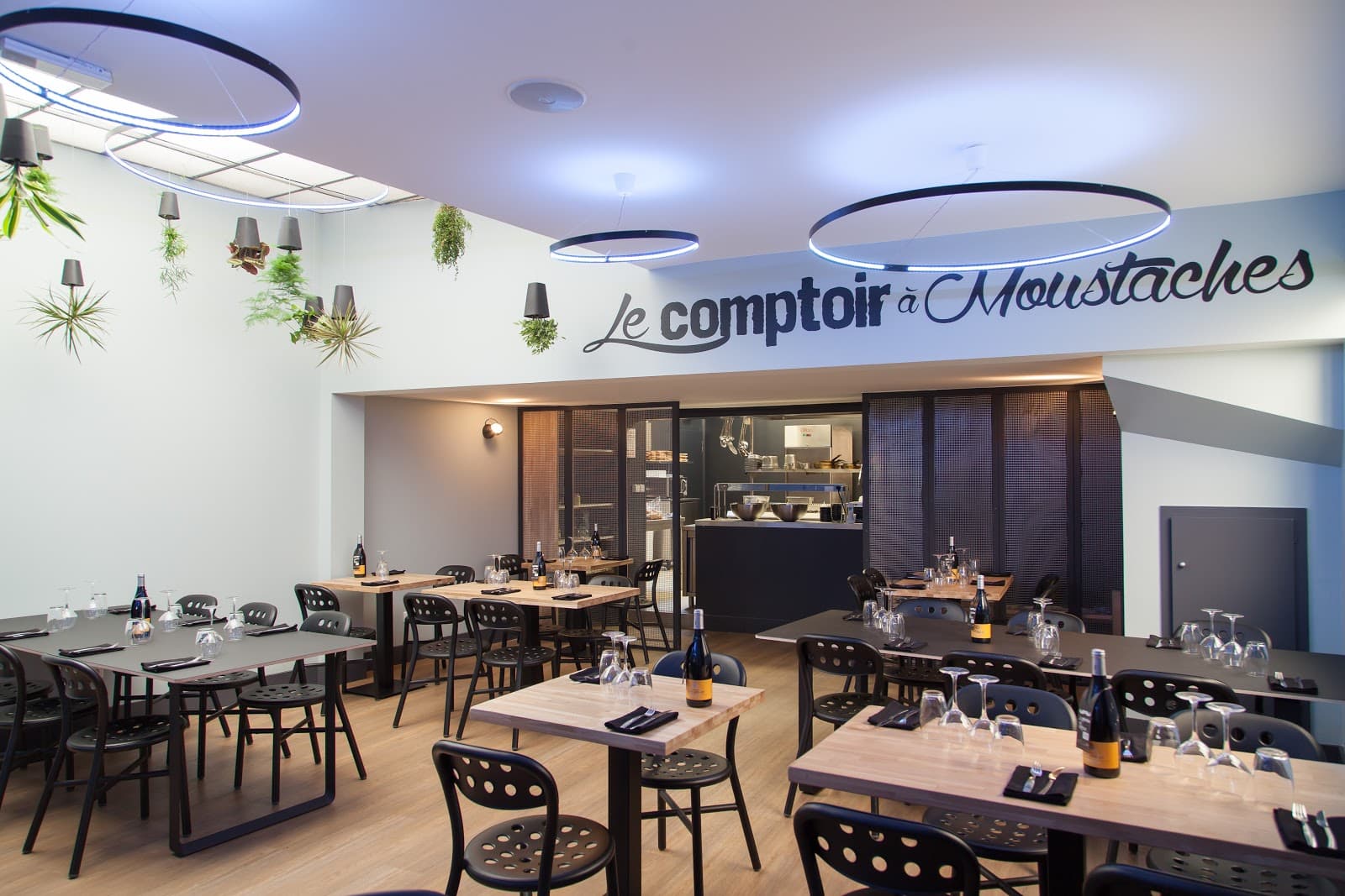 Le Comptoir à Moustaches - Cover