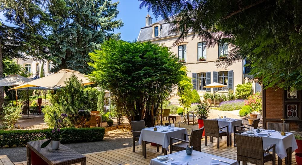 Clos du Cèdre - Cover