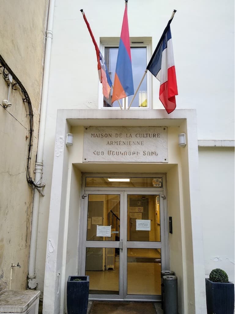 Maison de la culture Arménienne - Cover