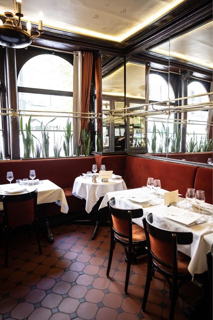 Au Petit Riche - Cover