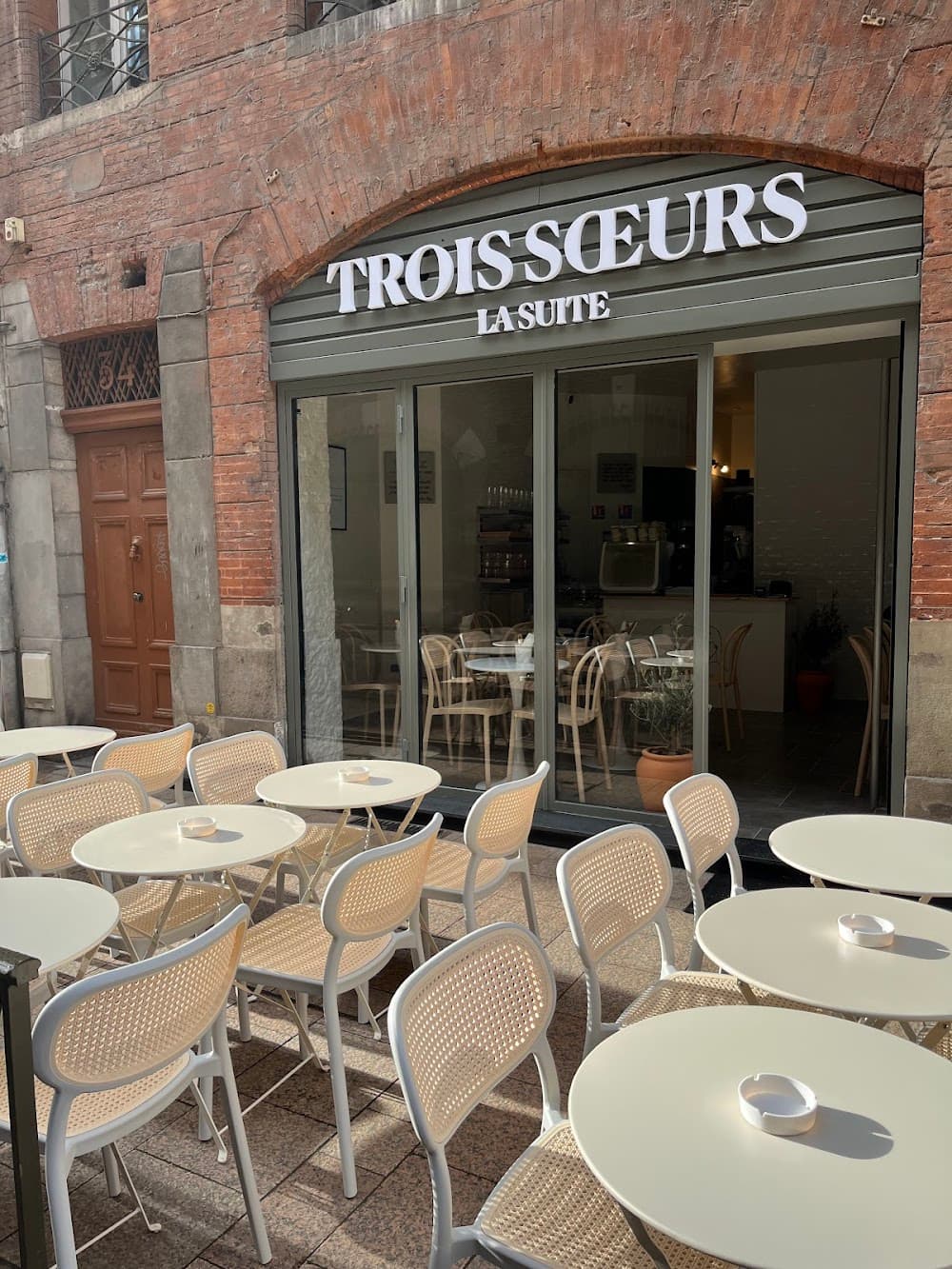 Trois Soeurs la Suite - Cover