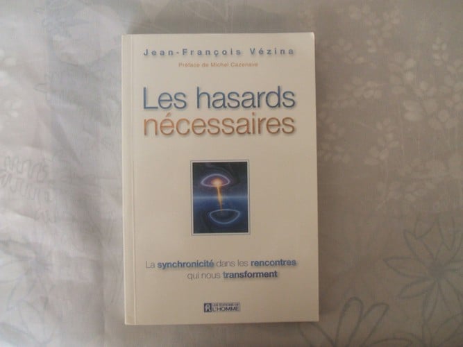 Les hasards nécessaires - Cover