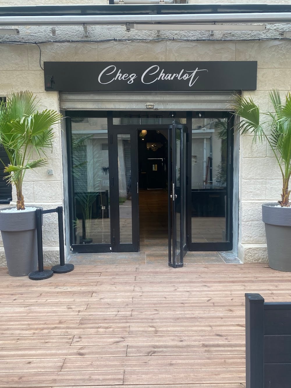 Chez Charlot - Cover