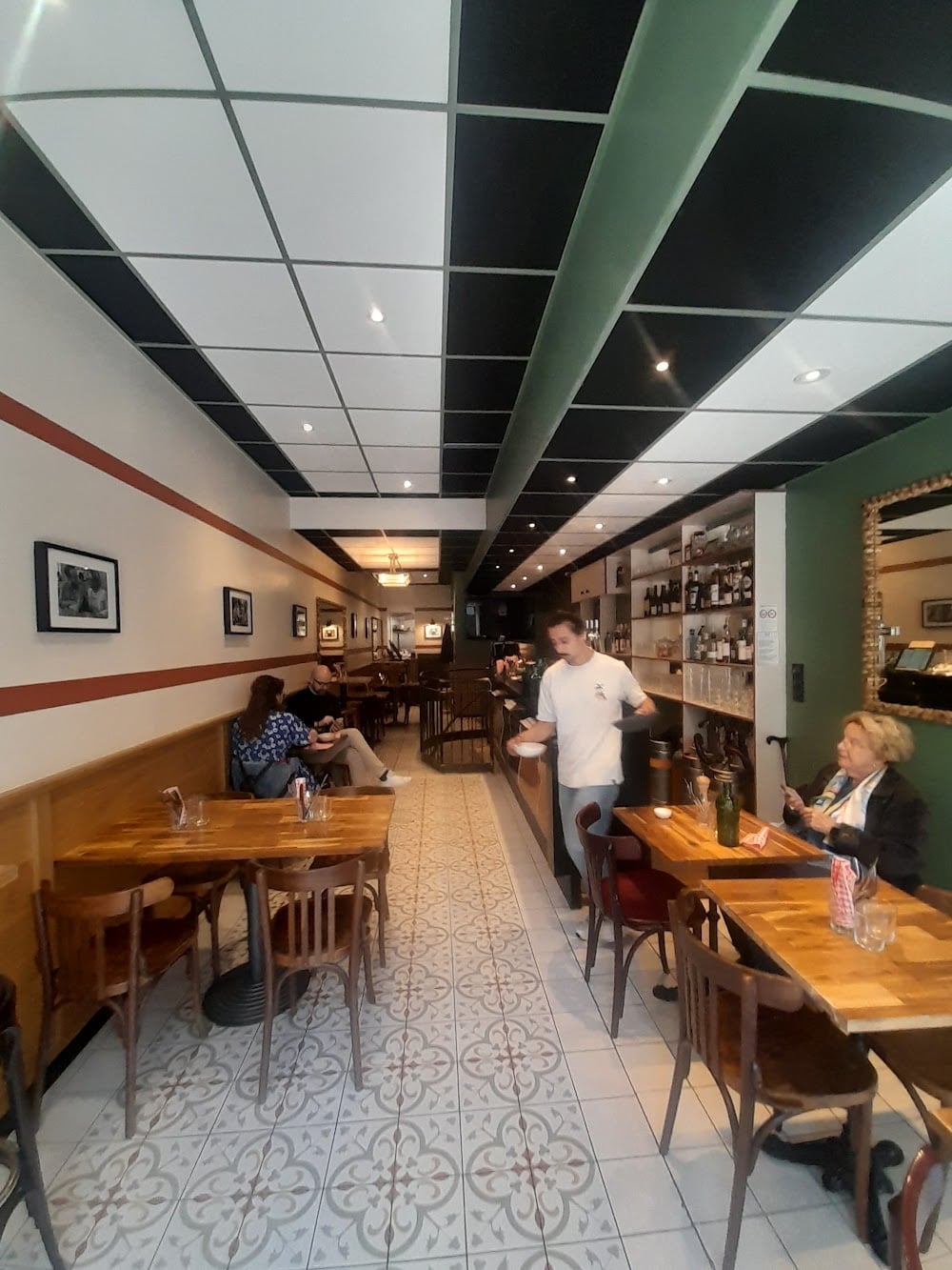 Chez Goguette - Cover