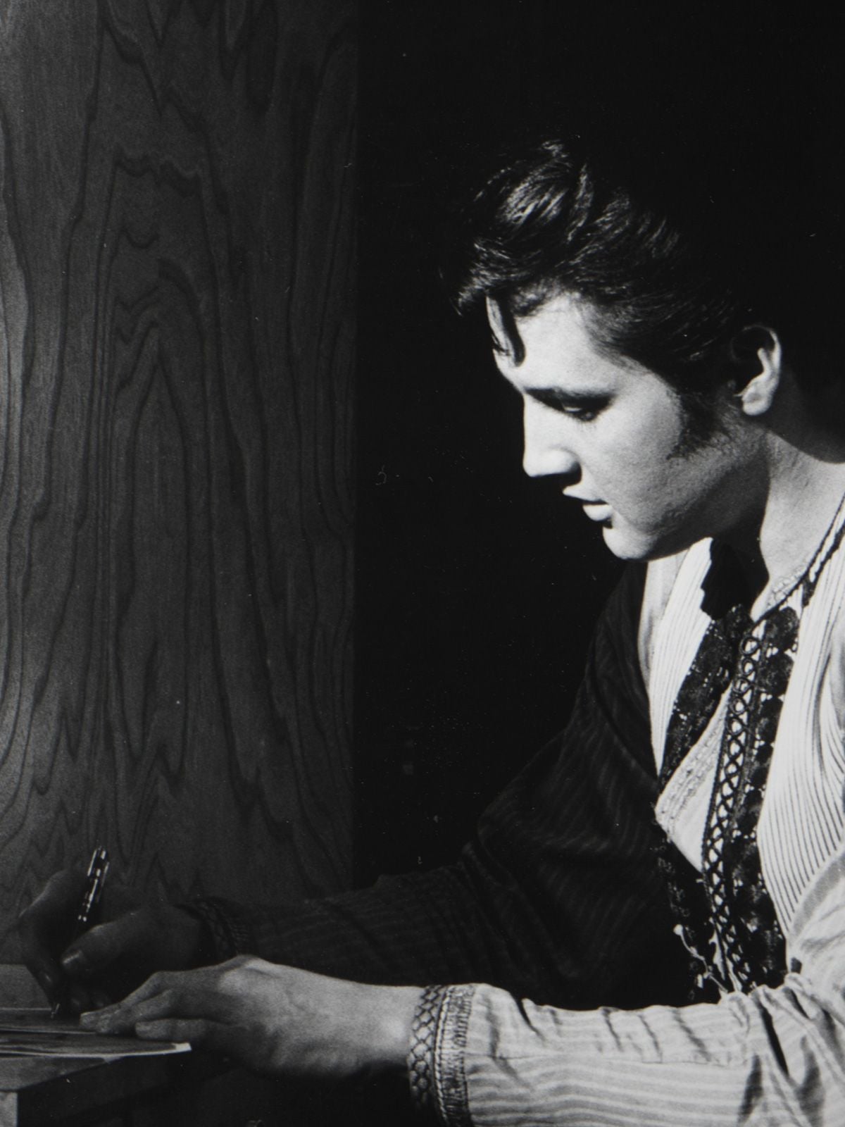 Le Retour du King : Chute et apogée d'Elvis Presley - Cover