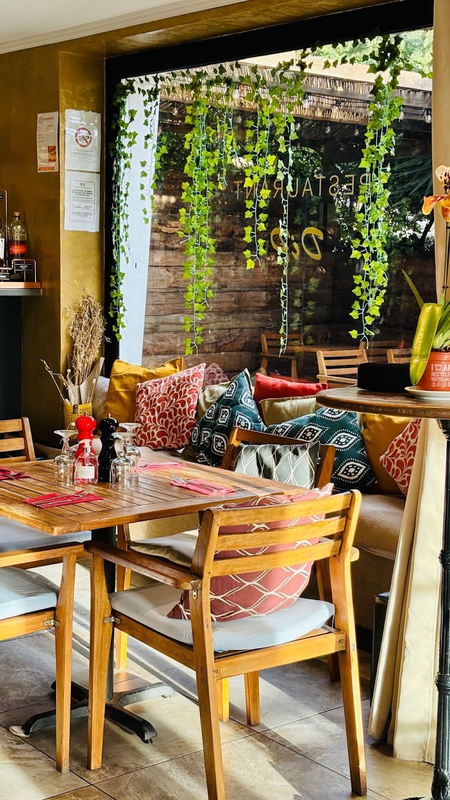 DiP restaurant - Cover