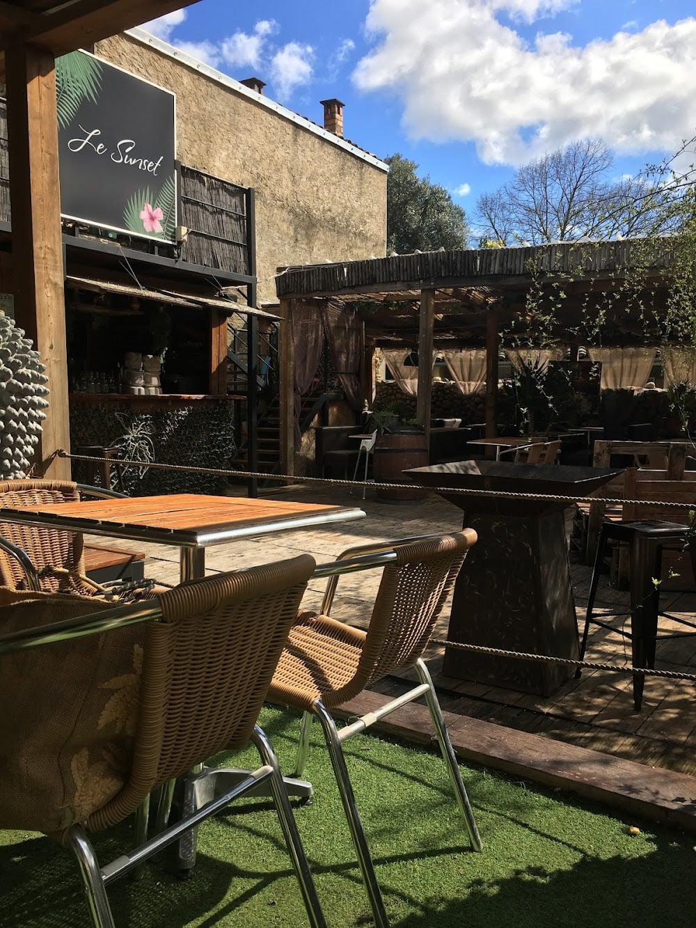 Le Sunset Sauze Plage - Cover