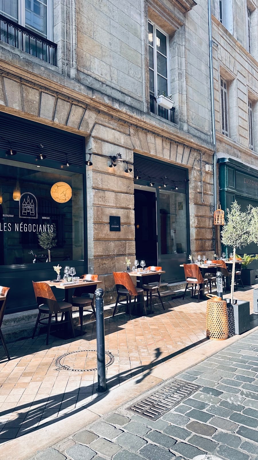 Les Négociants - Cover