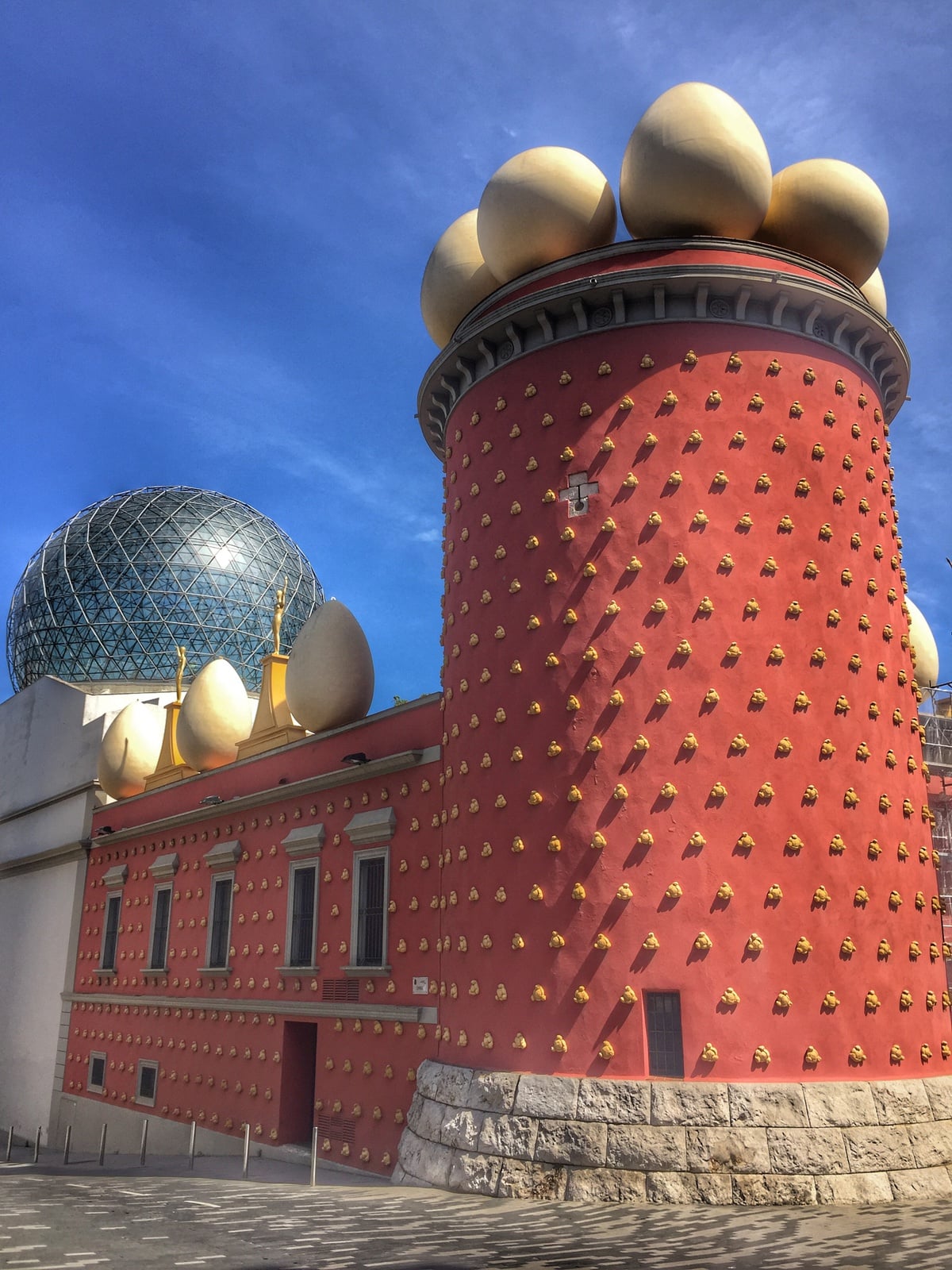 Dalí Theatre and Museum - Cover