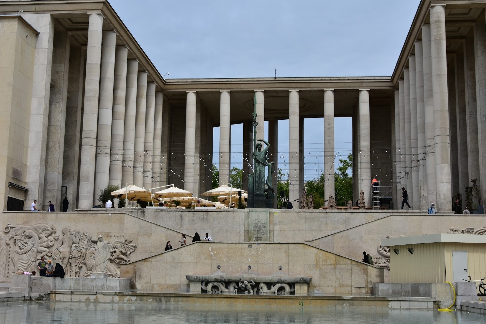 Palais de Tokyo - Cover